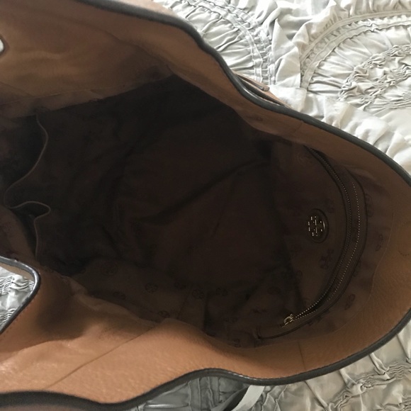 Tory Burch All T Hobo rare and sought after - Picture 7 of 8